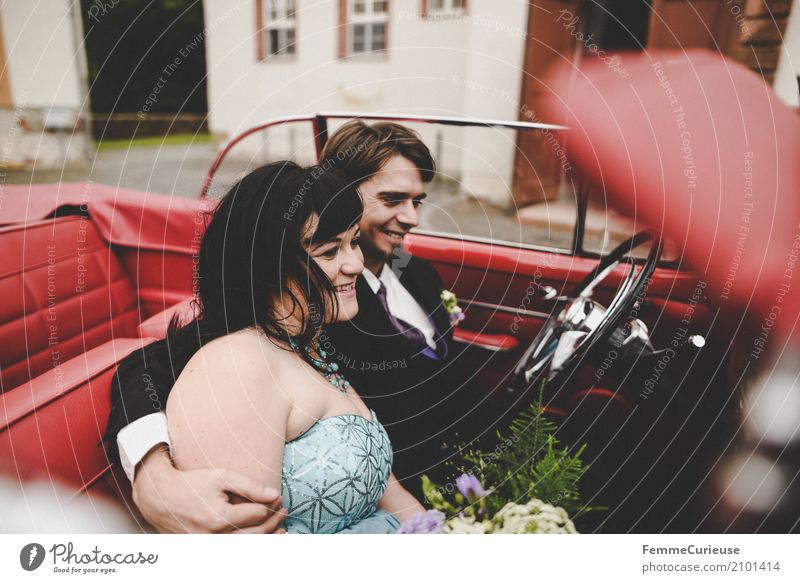 Love is in the air (75) Masculine Feminine Woman Adults Man 2 Human being 18 - 30 years Youth (Young adults) 30 - 45 years Happy Vintage car Red Wedding