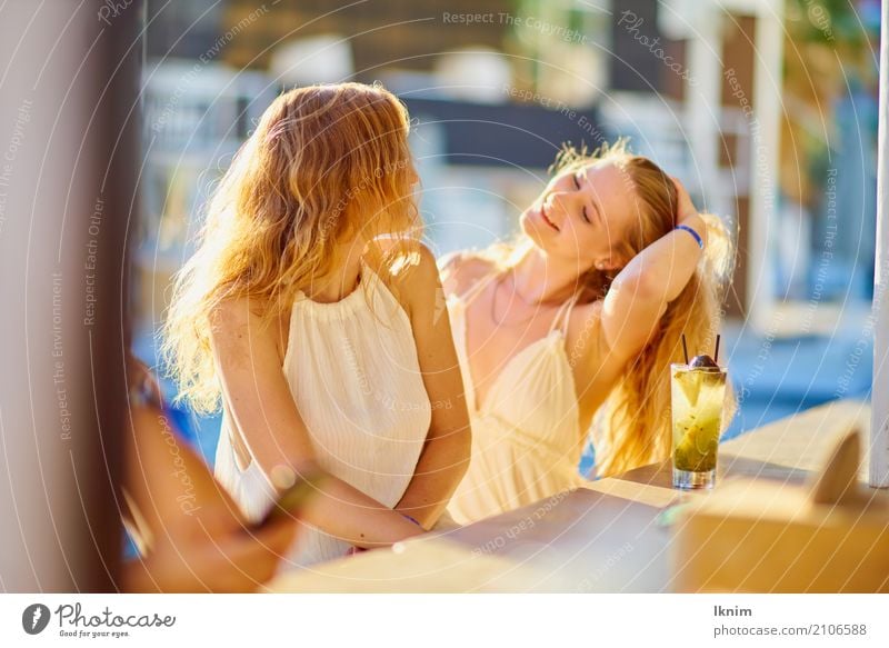 Friends in the evening sun Feminine Young woman Youth (Young adults) Brothers and sisters Friendship 2 Human being 18 - 30 years Adults Laughter Elegant