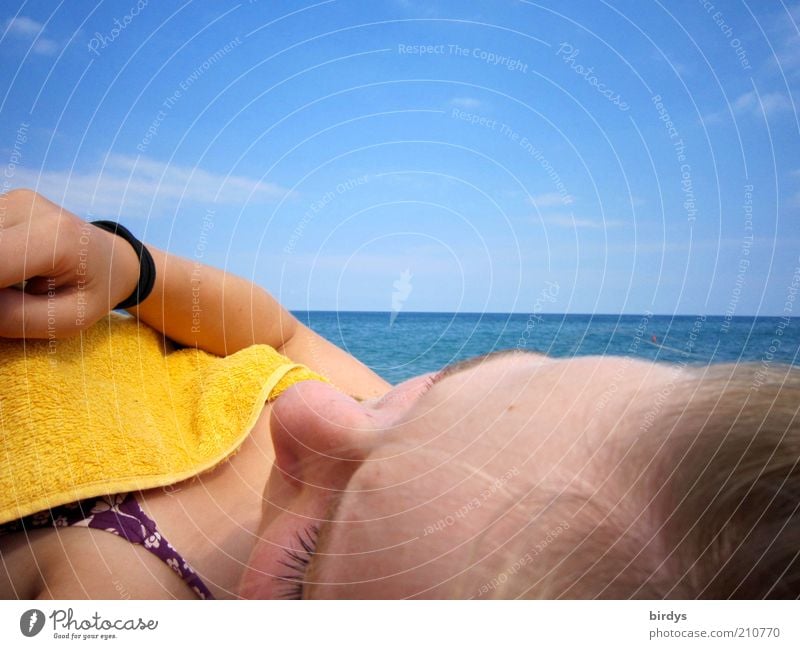 relaxation Relaxation Summer Sunbathing Ocean Feminine Head Face 1 Human being Water Sky Horizon Sunlight Bikini Blonde To enjoy Dream Hot Beautiful Blue Yellow