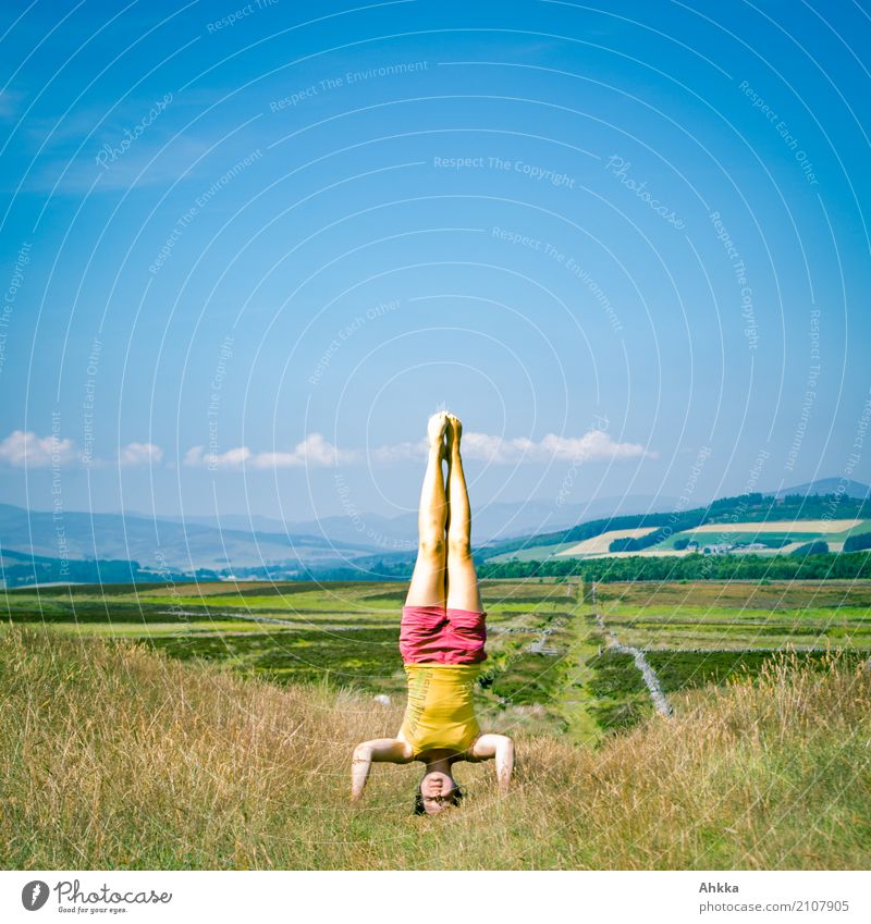 Headstand at the head end of the UK Joy Healthy Athletic Fitness Life Well-being Trip Adventure Feminine 1 Human being Nature Landscape Sky Summer