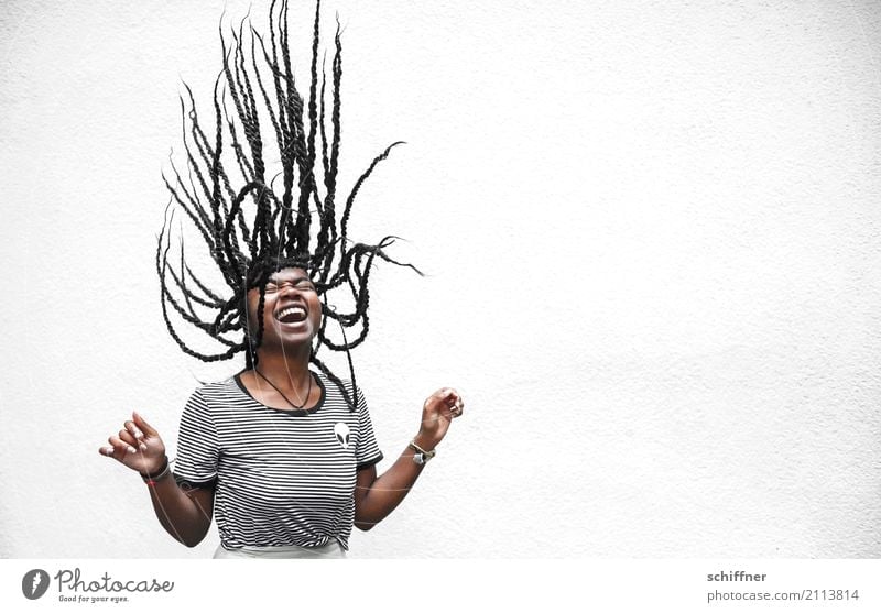Young dark skinned woman with dreadlocks Feminine Young woman Youth (Young adults) Hair and hairstyles 1 Human being 13 - 18 years 18 - 30 years Adults Laughter