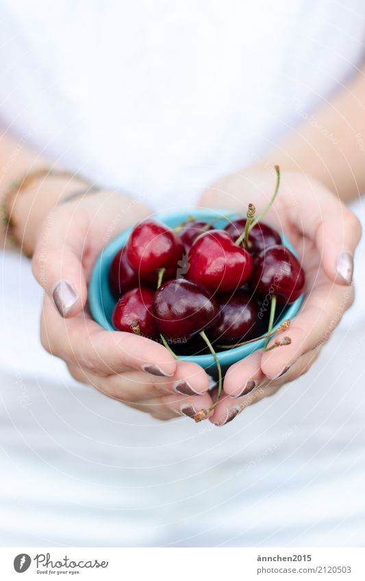cherries Cherry Hand Bowl Turquoise Red To hold on Fingers Summer Healthy Eating Dish Food photograph Fruit Green White Nail Nail polish Warmth Exterior shot