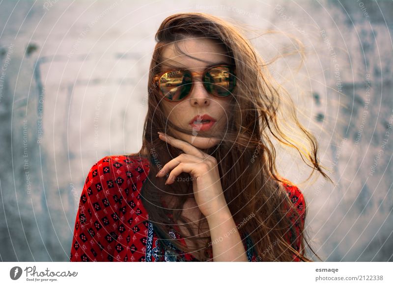 Girl with Sunglasses Lifestyle Style Hair and hairstyles Manicure Health care Fashion Eyeglasses Brunette Long-haired Think Cool (slang) Indifferent Sunrise