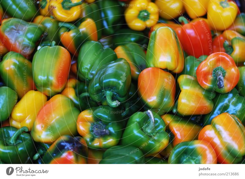 paprika Food Vegetable Pepper Multicoloured Chaos Many Multiple Green Yellow Red Mixed Glittering Vegetarian diet Verdant Colour photo Exterior shot Pattern