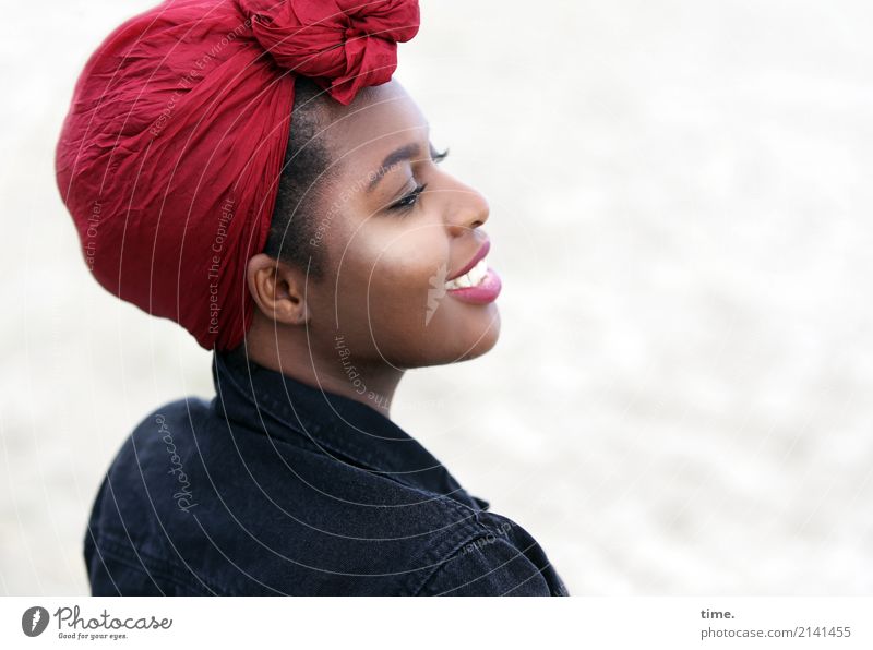 arabella Feminine Woman Adults 1 Human being Beach Jacket Headscarf Observe Smiling Laughter Looking Friendliness Happiness Beautiful Emotions Joy