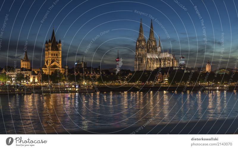 Cologne at dusk River Rhine Germany Town Downtown Old town Tourist Attraction Landmark Monument Cologne Cathedral Beautiful Home country clique Dome Carnival