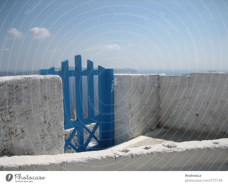 goal into the distance Sky Summer Ocean Wall (barrier) Wall (building) Gate Blue White Wanderlust Freedom Far-off places Santorini Horizon Sky blue