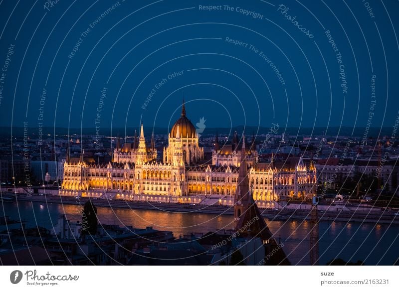 Parliament Budapest Tourism Sightseeing City trip Culture River Town Capital city Outskirts Old town Manmade structures Architecture Tourist Attraction Landmark