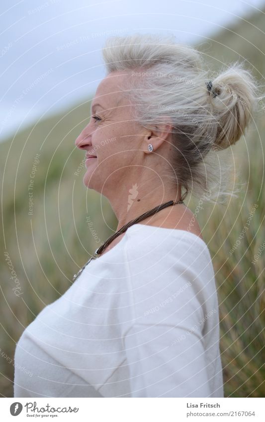 Relax Feminine Woman Adults Head Hair and hairstyles Face 1 Human being 45 - 60 years Environment Nature Wind Bushes White-haired Short-haired Braids Breathe