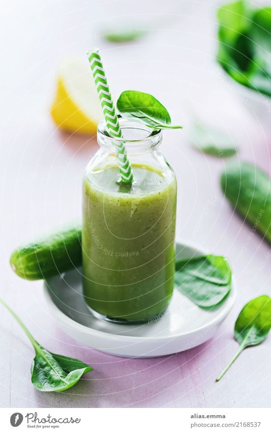 Green smoothie Milkshake Nutrition Healthy Healthy Eating Delicious Drinking Beverage Spinach Vegetable Fruit Cucumber Sense of taste Vitamin Fresh Mixer Lemon