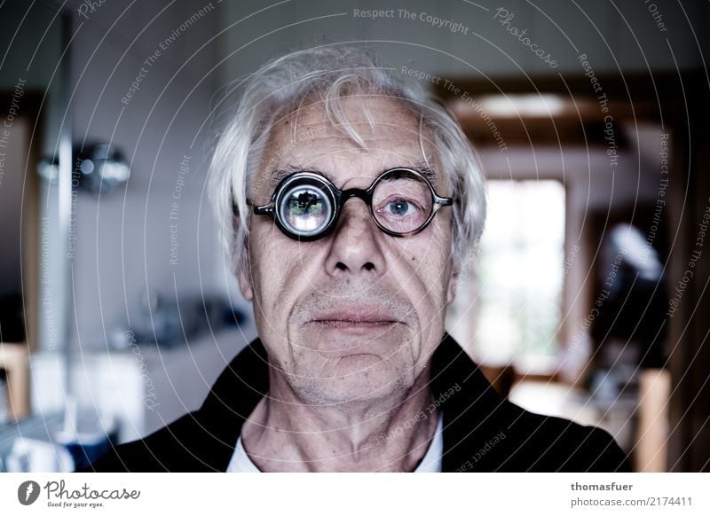 Man, glasses, magnifying glass Care of the elderly Illness Magnifying glass Human being Masculine Male senior Head Eyes 1 60 years and older Senior citizen Old