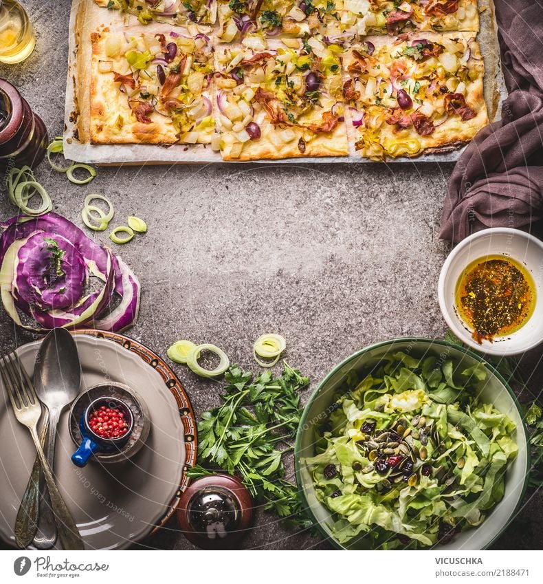 Flammkuchen with vegetables and green salad Food Vegetable Lettuce Salad Dough Baked goods Herbs and spices Nutrition Lunch Dinner Organic produce