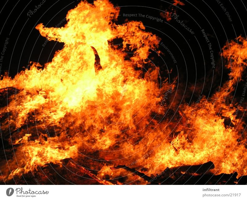 Firebug 1 Burn Physics Hot Witch's fire Yellow Red Night Blaze Flame Warmth