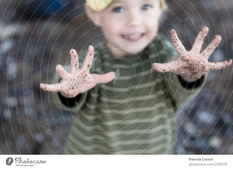 HIGH FIVE Human being Child Toddler Hand 1 3 - 8 years Infancy Touch Discover Looking Playing Dirty Brash Uniqueness Curiosity Rebellious Moody Joy Happy