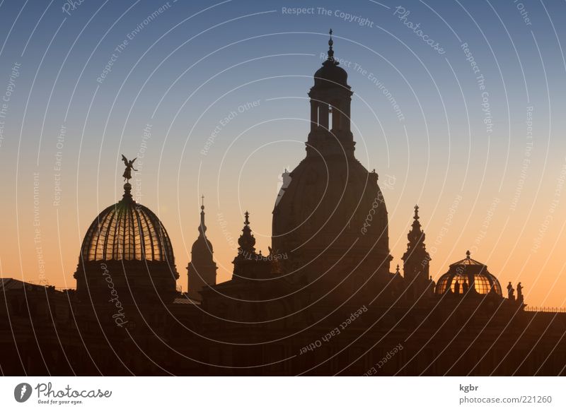 thresh Sky Cloudless sky Sunrise Sunset Dresden Town Church Manmade structures Building Architecture Frauenkirche Domed roof Colour photo Exterior shot Deserted