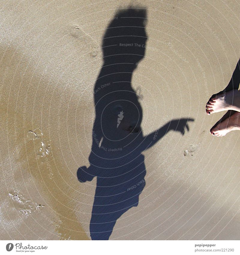 bläck fööss Vacation & Travel Tourism Summer Summer vacation Beach Ocean Island Feminine Woman Adults 1 Human being Sunlight Sand Stand Shadow Subdued colour