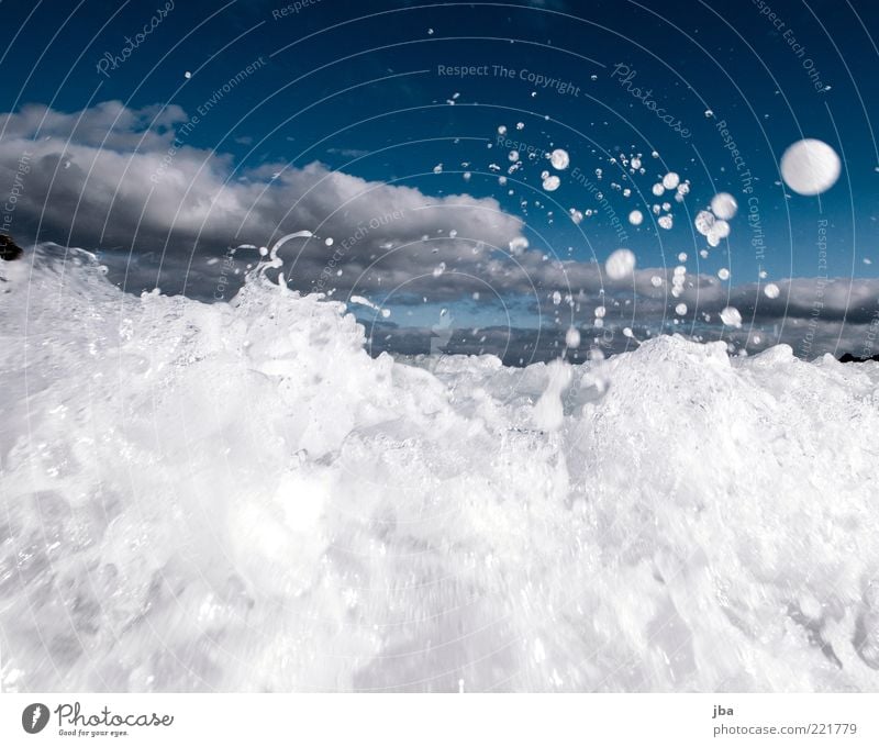 Spray {N7} Summer vacation Ocean Waves Nature Elements Water Drops of water Autumn Wind Movement Jump Threat Elegant Fluid Wet Round White Dynamics Flying