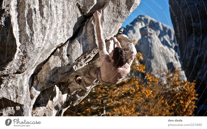 Bouldering in Croatia Sports Fitness Sports Training Climbing Mountaineering Sportsperson Masculine Young man Youth (Young adults) 1 Human being 30 - 45 years