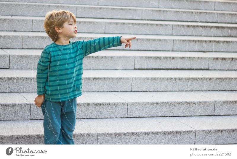 back there Human being Toddler Boy (child) Infancy 1 3 - 8 years Child Town Stairs Blonde Observe Authentic Small Natural Green Indicate Interpret Clue Fingers