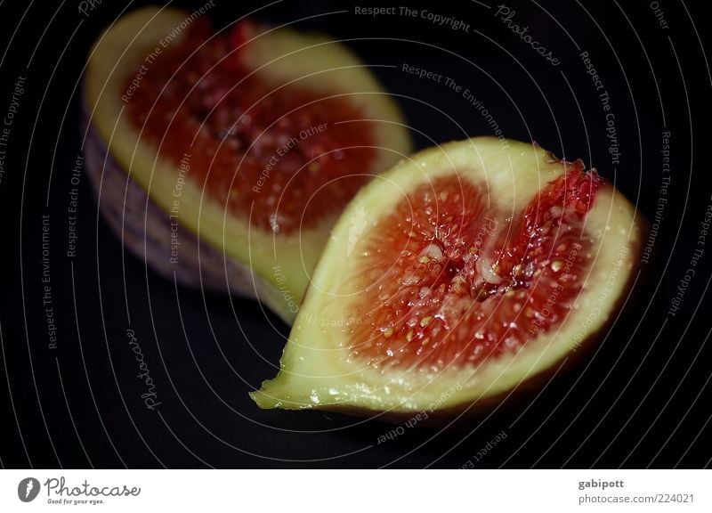 the attempt Food Fruit Fig Nutrition Exotic Delicious Juicy Red Uniqueness Pure Fruit flesh Fruity Sticky Interior shot Close-up Detail Deserted