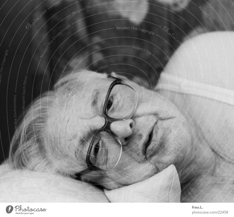 Lunch nap - awakened Wake up Man Senior citizen Eyeglasses Sofa Sleep Cushion Grandfather Undershirt portrait rested 80 after-lunch nap Relaxation Face Pillow