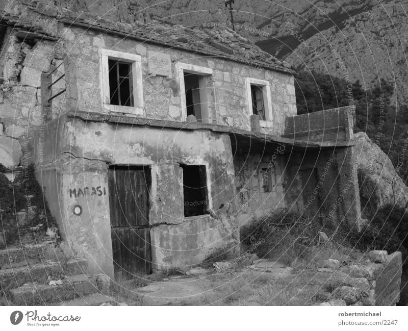 ruin House (Residential Structure) Ruin Croatia War Turkey Alpine pasture Black White Earthquake Window Architecture Loneliness Target Make believe Croats