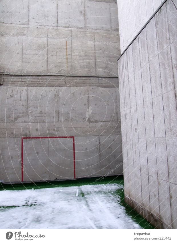 ...I turn... Living or residing Ball sports Soccer Football pitch Environment Winter House (Residential Structure) Building Architecture Wall (barrier)