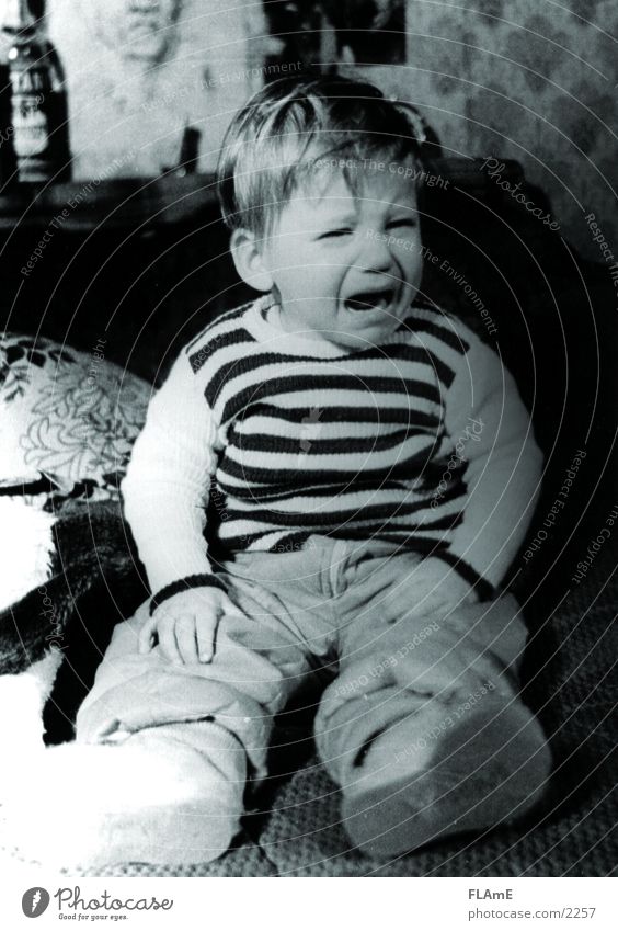 kid Child Grief Fear Sadness Boy (child) Pain Cry Tears Black & white photo Sit