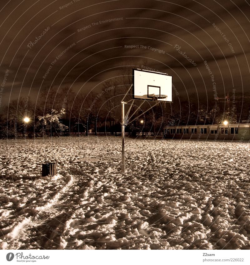 where is´n now this joarden Ball sports Nature Landscape Winter Snow Places Stand Esthetic Dark Creepy Cold Light Sporting grounds Basketball Basketball basket