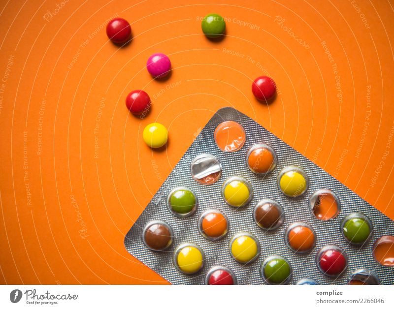 Party Pills Chocolate Nutrition Joy Happy Night life Music Club Disco Disc jockey Going out Feasts & Celebrations Clubbing Dance Carnival Youth culture Event