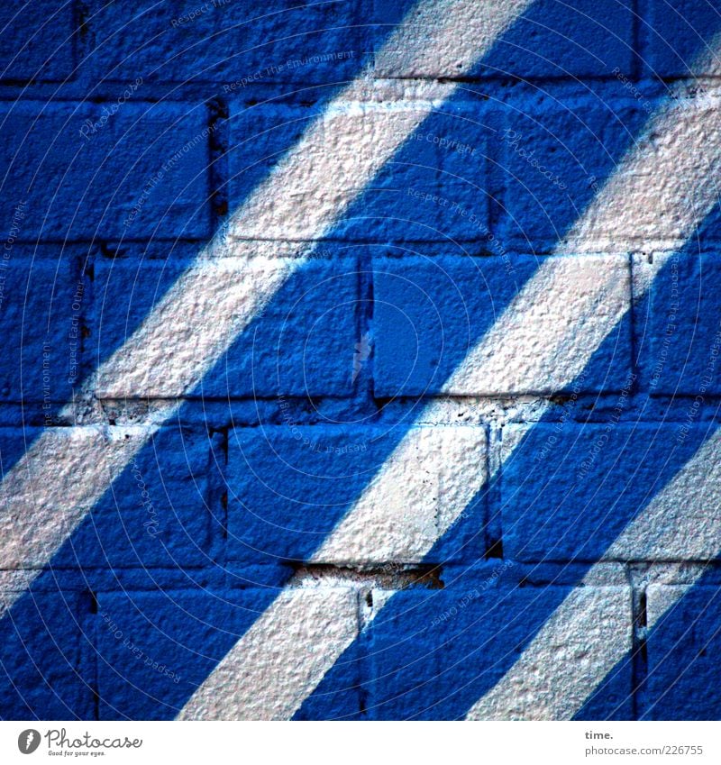 Stones & Stripes Art Wall (barrier) Wall (building) Blue White Conscientiously Orderliness Interest Inhibition Colour Building stone Diagonal Seam Painted Dye