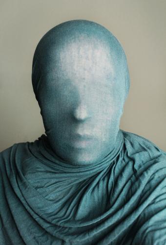 anonymous shell Style Human being Head 1 Emotions Anonymous Rag Sheath Wrap Packaged Abstract Vail Unclear Face Faceless Colour photo Interior shot Studio shot