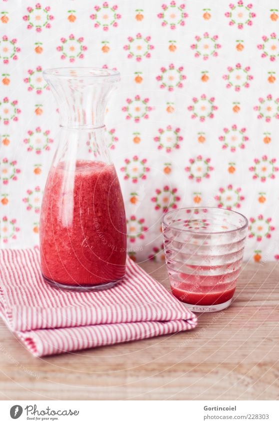 berry juice Food Fruit Organic produce Beverage Cold drink Juice Bottle Glass Fresh Delicious Sweet Red Food photograph Decanter Strawberry Raspberry Healthy