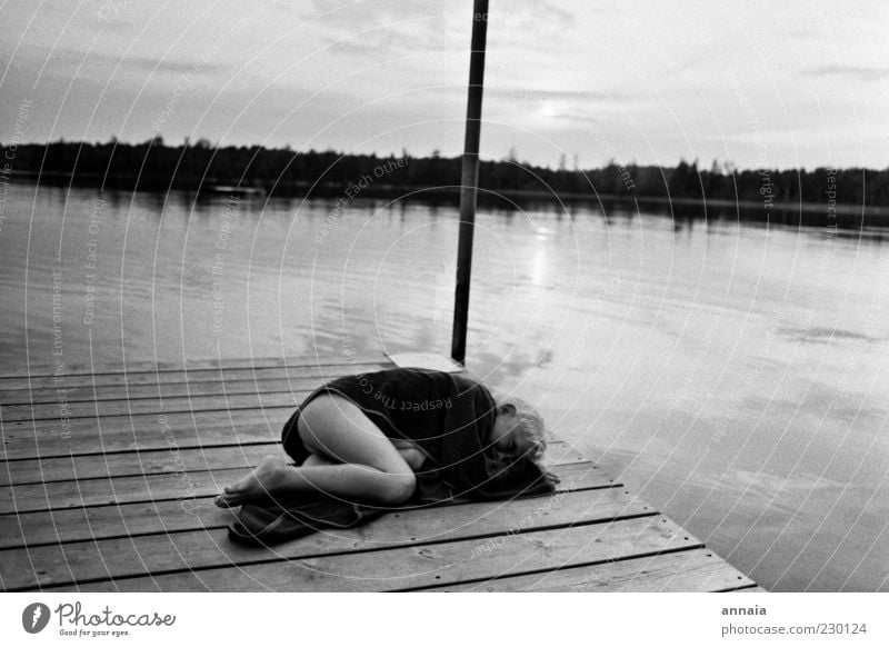 sleeping at the lake 1 Human being Nature Water Horizon Sunrise Sunset Summer Lakeside To enjoy Sleep Happy Contentment Trust Safety (feeling of)