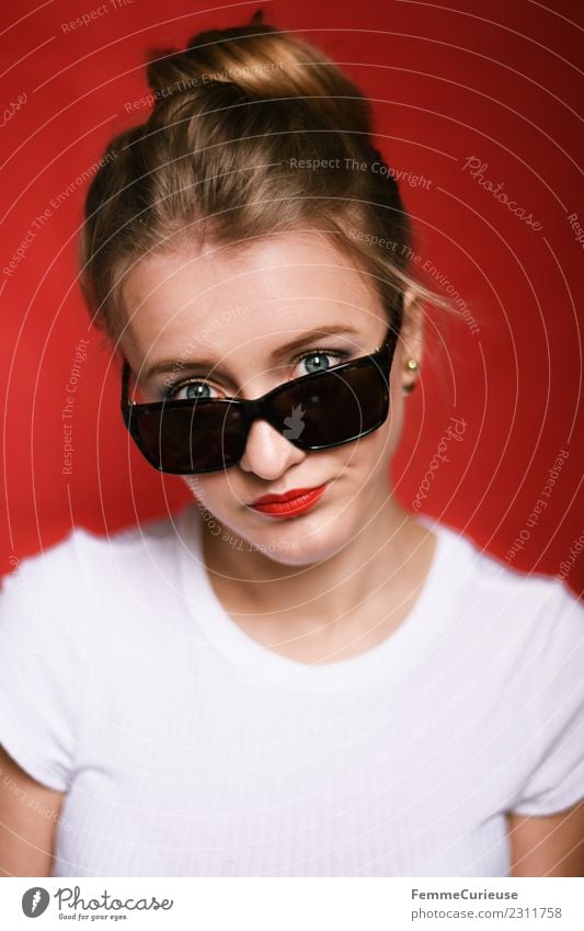 Young annoyed looking woman with sunglasses Lifestyle Feminine Young woman Youth (Young adults) Woman Adults 1 Human being 18 - 30 years Boredom Exasperated