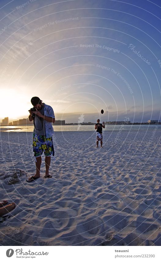 sundown Vacation & Travel Beach Ocean Ball sports Camera Masculine Young man Youth (Young adults) 2 Human being 18 - 30 years Adults Water Sky Skyline Observe