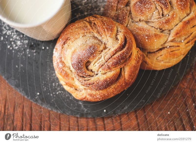 Cinnamon snail II Food Grain Dough Baked goods Croissant Cake Candy Nutrition Eating Breakfast To have a coffee Buffet Brunch Organic produce Vegetarian diet