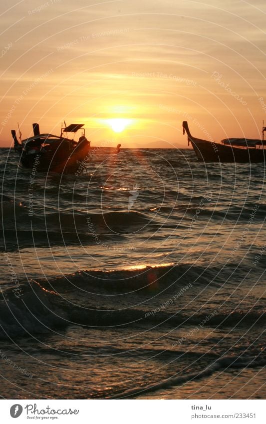 sunrise on koh phi phi Nature Water Sky Sunrise Sunset Ocean Navigation Fishing boat Emotions Contentment Vacation & Travel Colour photo Deserted Copy Space top