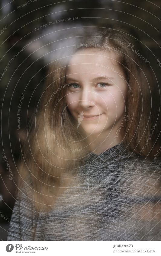 I see you Portrait of a Girl Mirrored in a Window Feminine Young woman Youth (Young adults) 1 Human being 8 - 13 years Child Infancy 13 - 18 years Long-haired