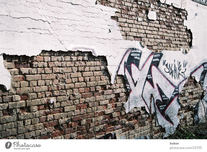 Dwindling Art Spray can Wall (building) Wall (barrier) Brick Breach Decline Daub Leisure and hobbies Graffiti however whoiscocoon