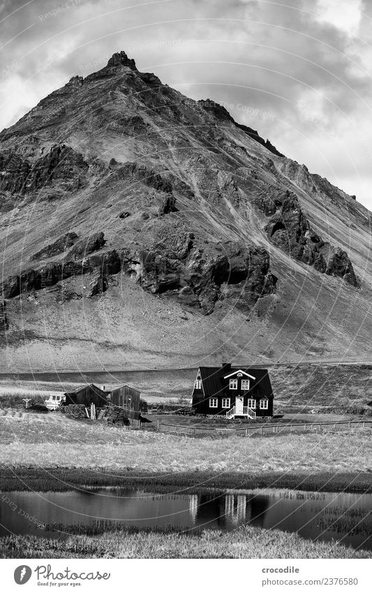 Iceland IX Mountain House (Residential Structure) Lake Belt highway Vacation & Travel Hiking Nordic Black & white photo Contrast Loneliness Home country