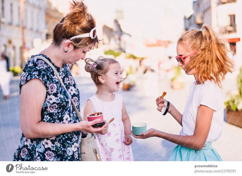 Family spending time together in the city centre Dessert Ice cream Eating Lifestyle Joy Happy Beautiful Leisure and hobbies Vacation & Travel Summer Toddler