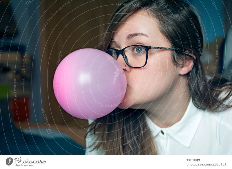 girl with glasses blowing bubble gum Lifestyle Human being Feminine Young woman Youth (Young adults) 1 Eyeglasses Advice Uniqueness Original Rebellious Boredom