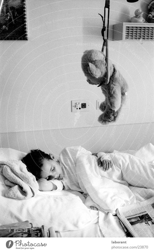 teddy end Illness Man Teddy bear Toys Bed Hospital Sleep Cushion Hang Boy (child) Black & white photo Blanket Bear Pillow