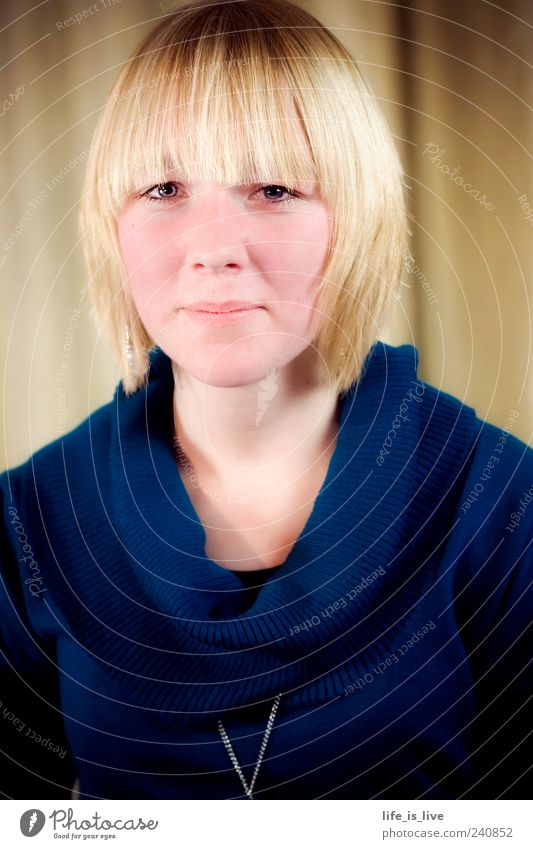 natural_0 Feminine Young woman Youth (Young adults) Face Blonde Bangs Looking Esthetic Natural Sympathy Friendship Uniqueness Ease Contentment Self-confident
