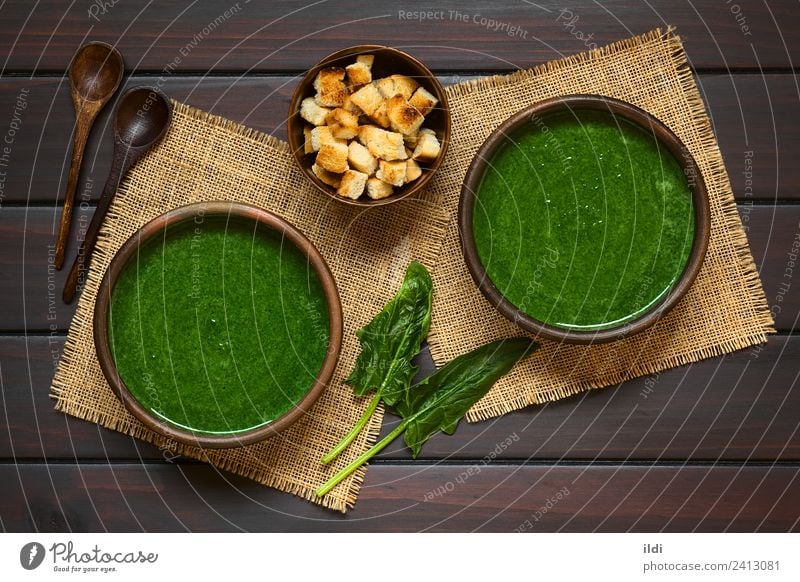 Cream of Spinach Soup Vegetable Stew Vegetarian diet Fresh Healthy food cream appetizer Dish Meal blended cooking crouton croutons cube sauteed Rustic overhead