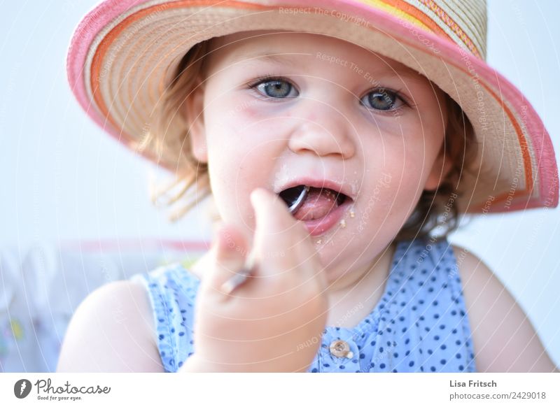 Toddler, Girl, Food, Sun hat Nutrition Spoon Feminine 1 Human being 1 - 3 years Straw hat Sunhat Discover Eating Brash Happiness Natural Blue Pink