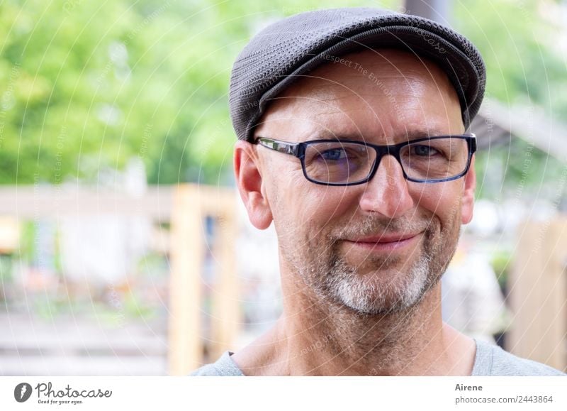 Smile, please! | UT Dresden Human being Masculine Man Adults Head Face 1 Eyeglasses Cap Facial hair Smiling Friendliness Natural Joy Warm-heartedness Sympathy