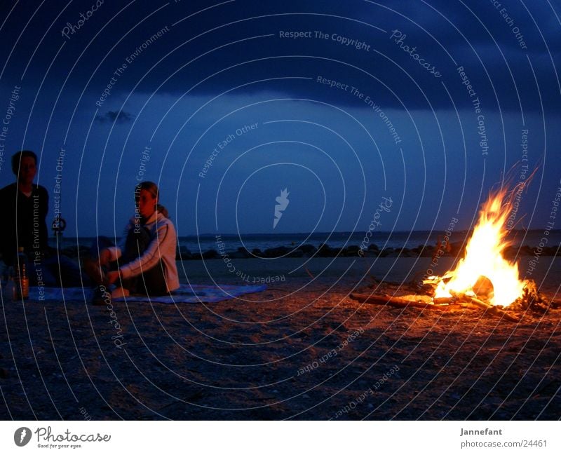 Fire camps 2 Beach Cliff Camping Night Long exposure Fireplace Blaze Brodtener Ufer Baltic Sea