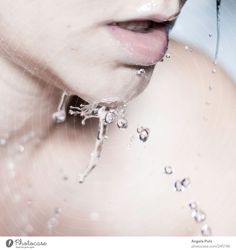 clear cold water II Feminine Mouth Drop Water Fluid Bright Colour photo Detail